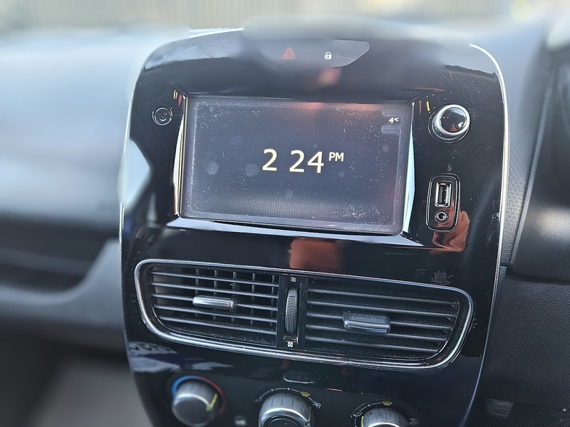 Used Renault Clio 2018 for sale - 76821286: Photo 17