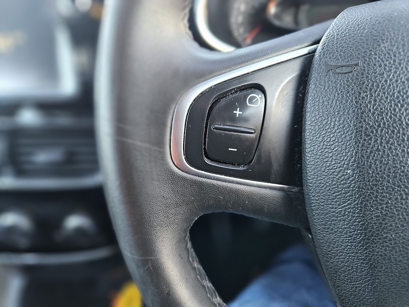 Used Renault Clio 2018 for sale - 76821286: Photo 19