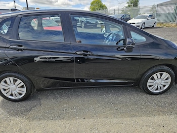 Used Honda Jazz 2017 for sale - 76189002: Photo