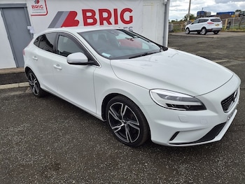 Used Volvo V40 2017 for sale - 79435367: Photo