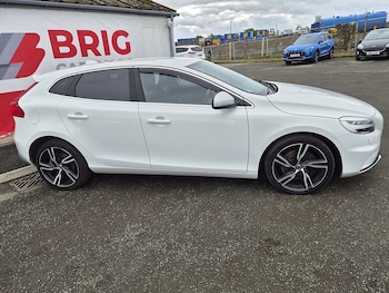 Used Volvo V40 2017 for sale - 79435367: Photo