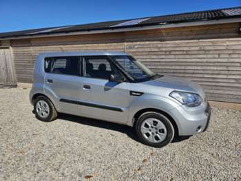 2010 (60) - 1.6 1 5dr