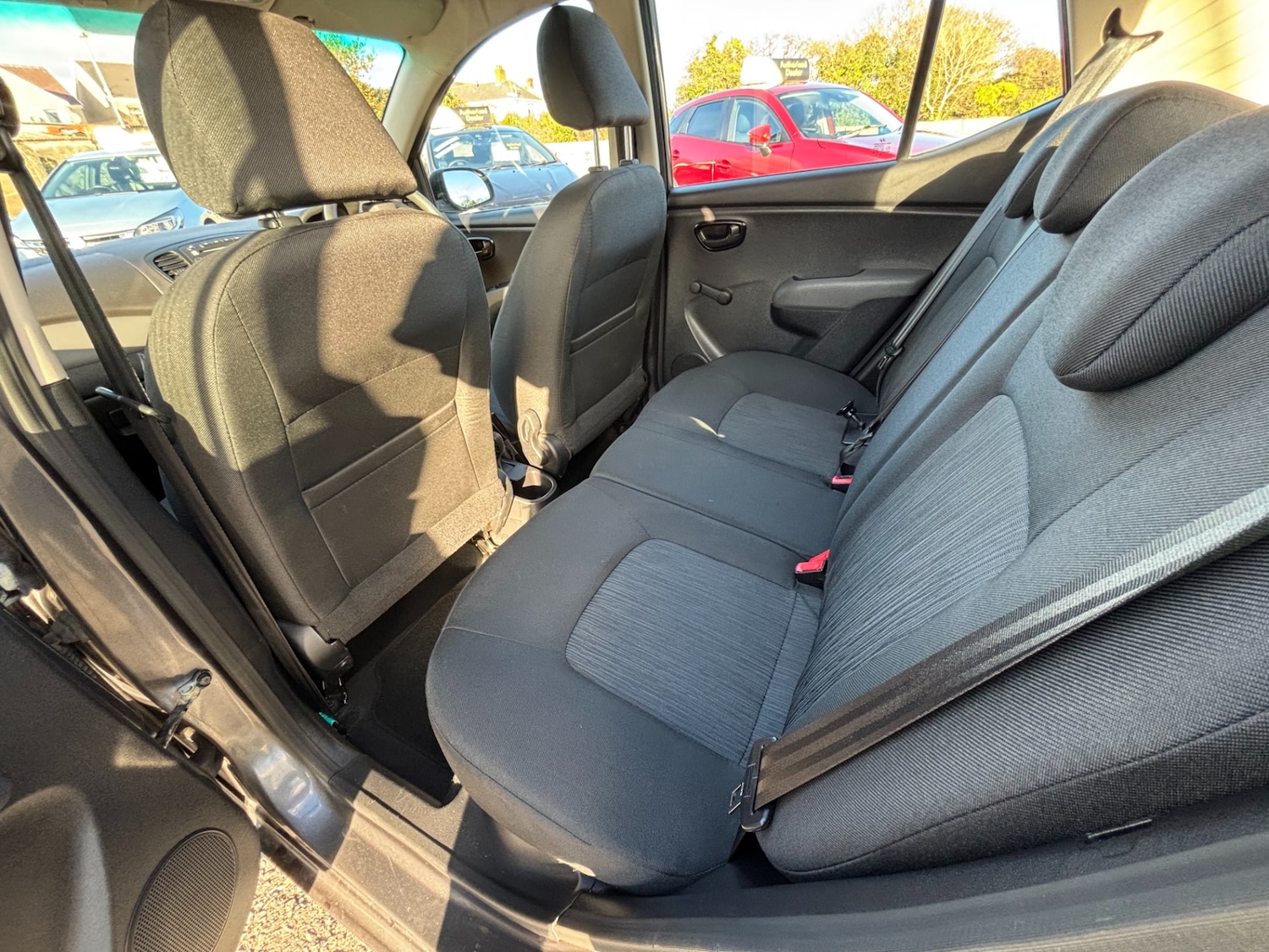 Used Hyundai i10 2012 for sale - 76630428: Photo 9