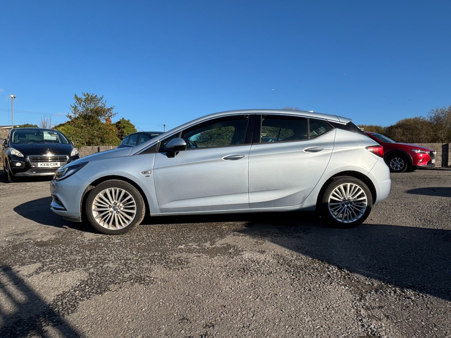Used Vauxhall Astra 2017 for sale - 76618883: Photo 3