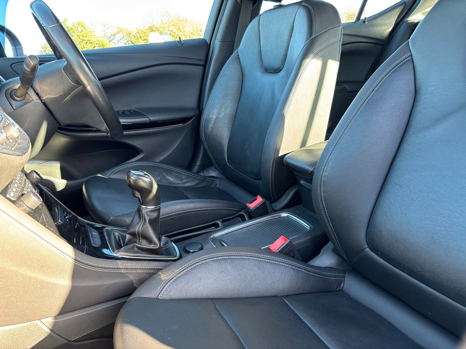 Used Vauxhall Astra 2017 for sale - 76618883: Photo 4