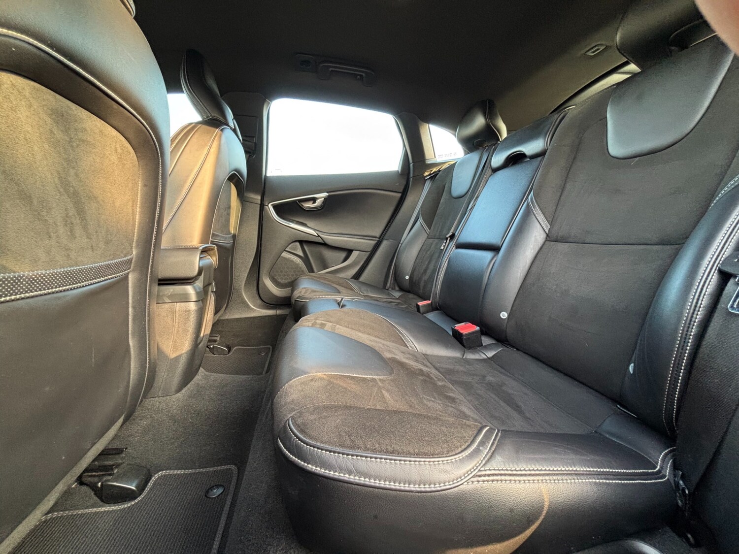 Used Volvo V40 2015 for sale - 76252685: Photo 10