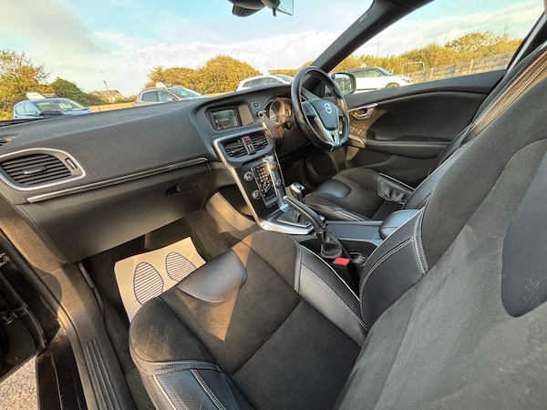 Used Volvo V40 2015 for sale - 76252685: Photo 11