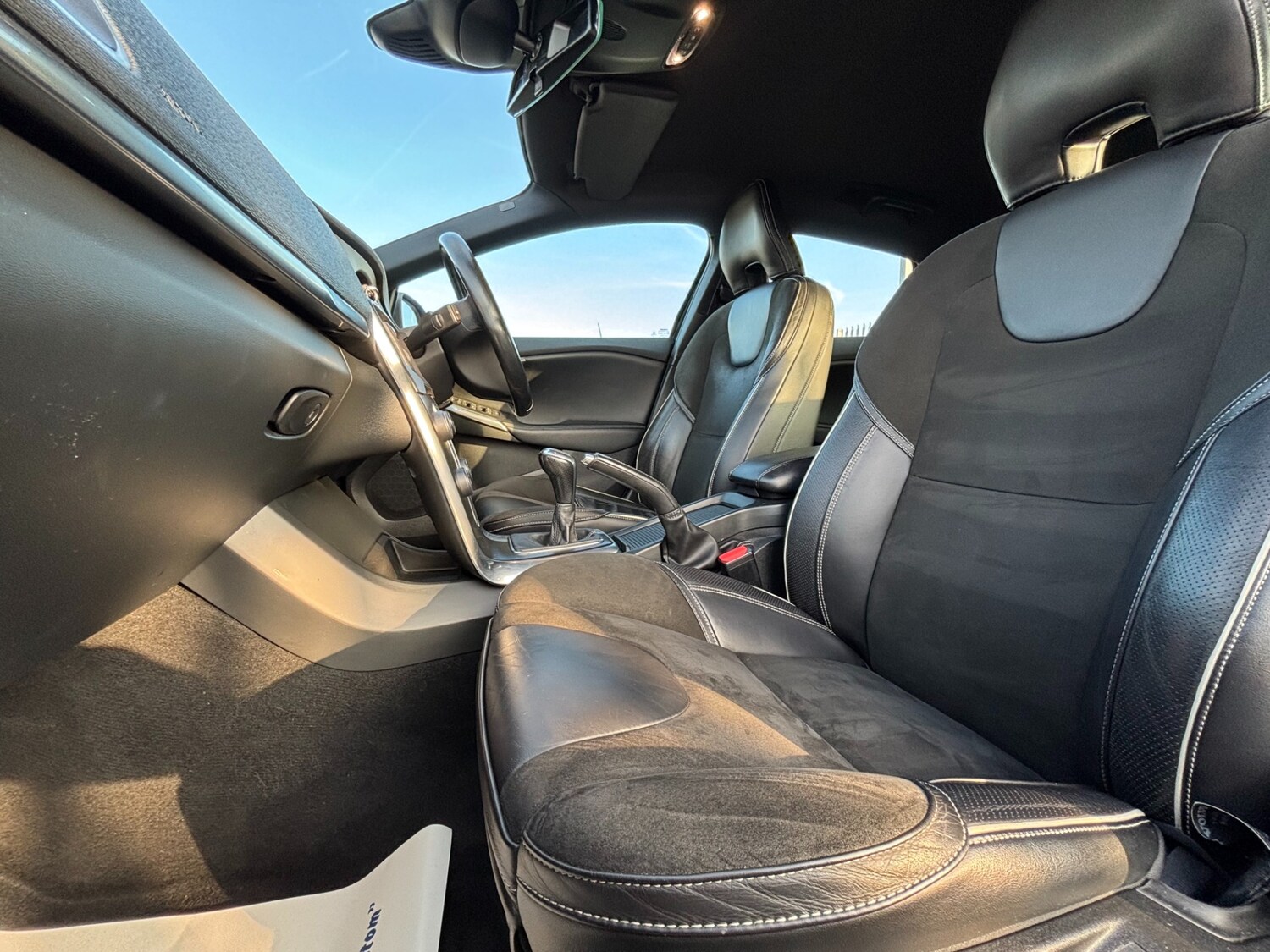 Used Volvo V40 2015 for sale - 76252685: Photo 12