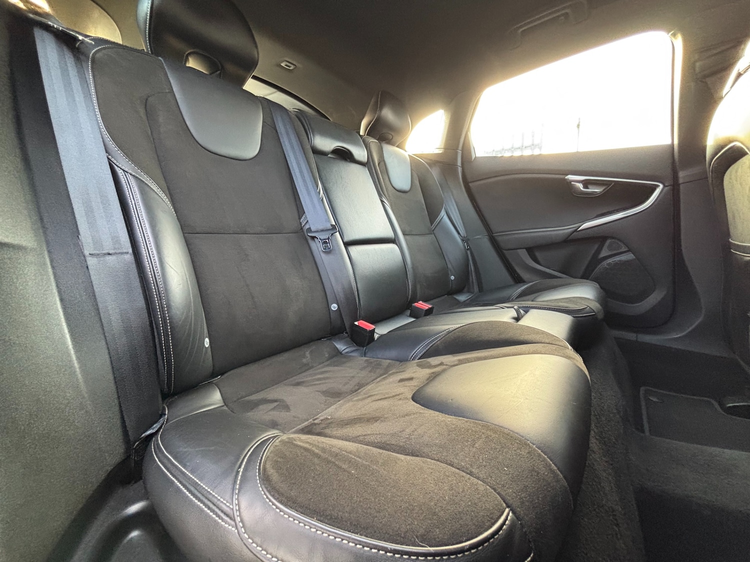 Used Volvo V40 2015 for sale - 76252685: Photo 15