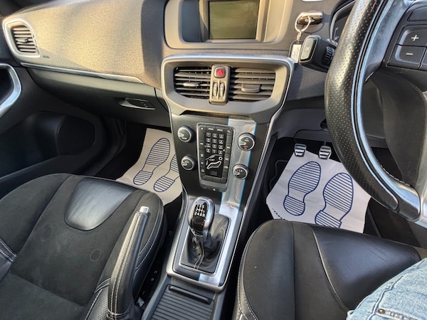 Used Volvo V40 2015 for sale - 76252685: Photo 20