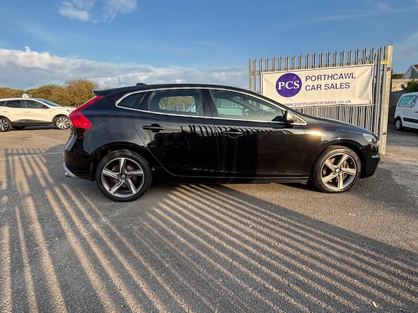 Used Volvo V40 2015 for sale - 76252685: Photo 2