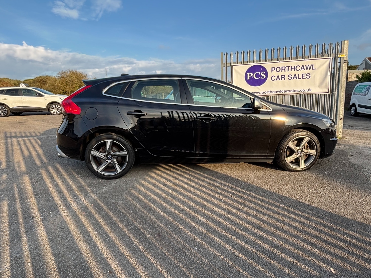 Used Volvo V40 2015 for sale - 76252685: Photo 3