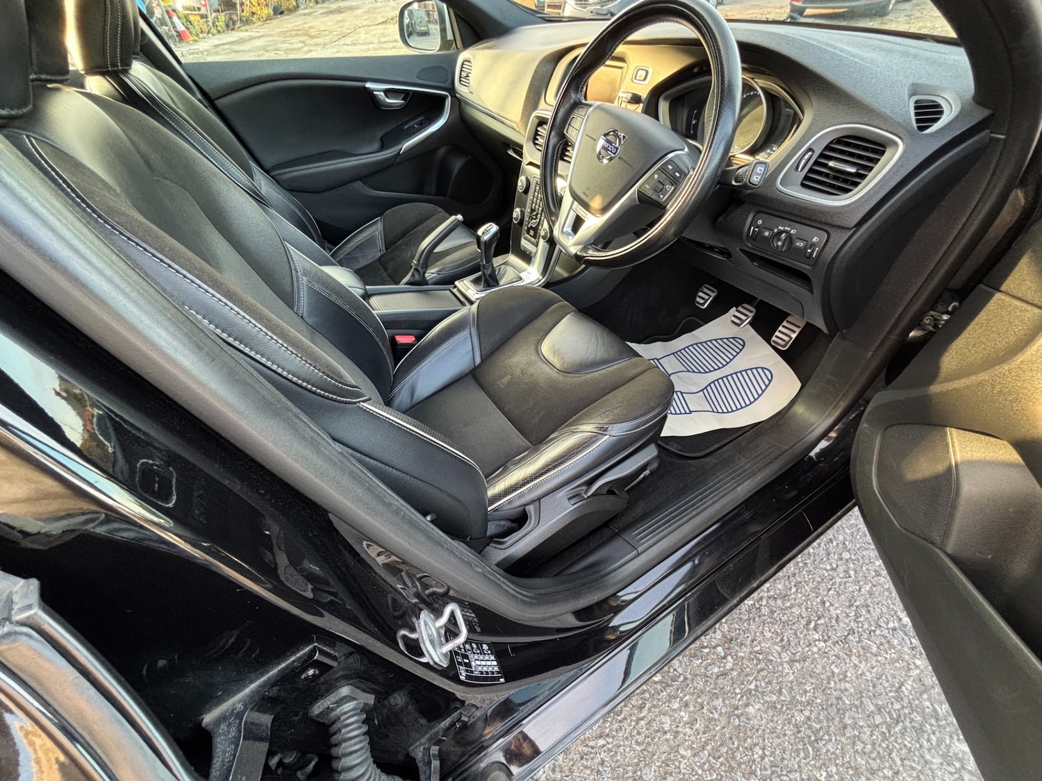 Used Volvo V40 2015 for sale - 76252685: Photo 4