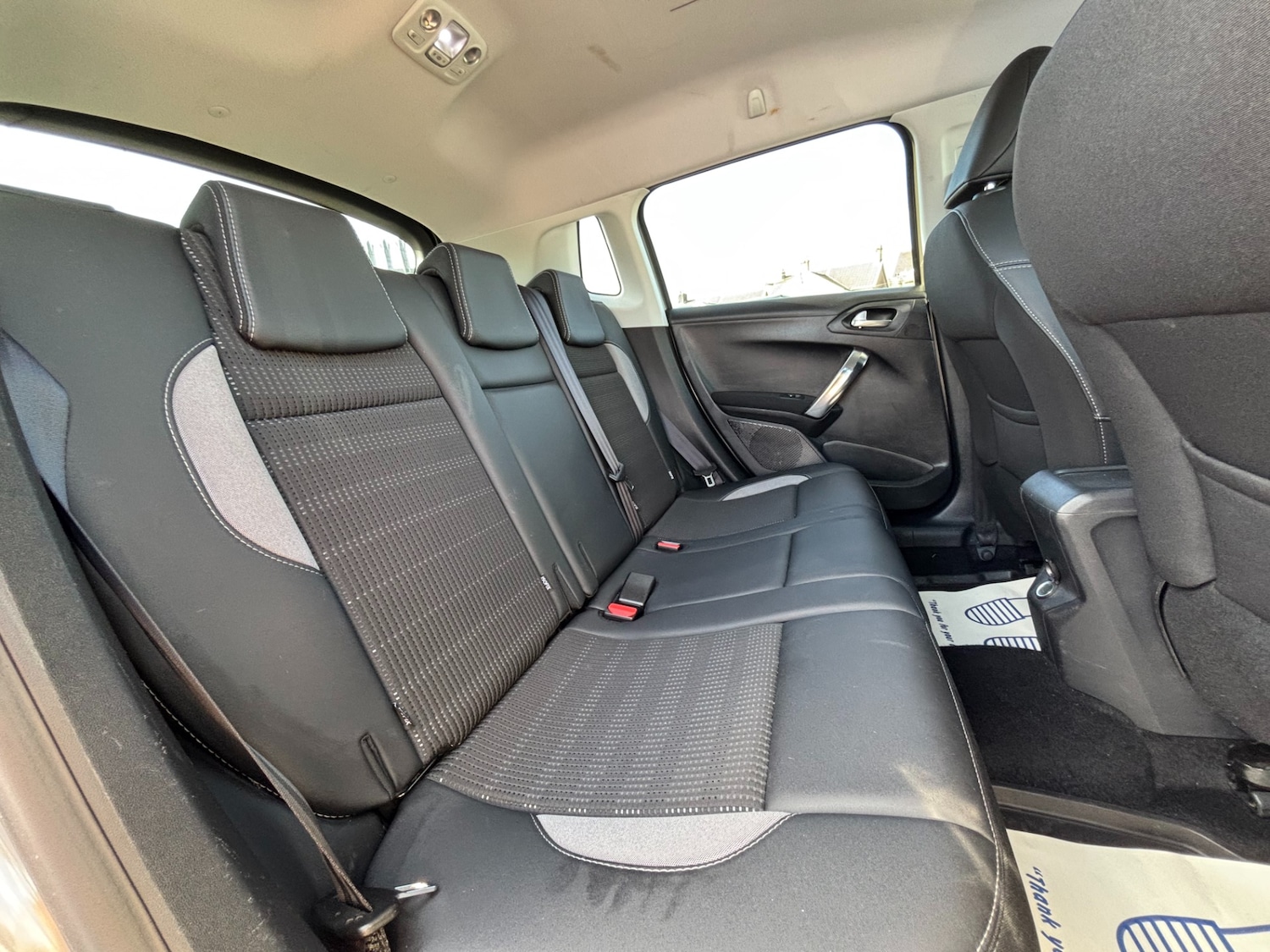 Used Peugeot 2008 2015 for sale - 76252602: Photo 11