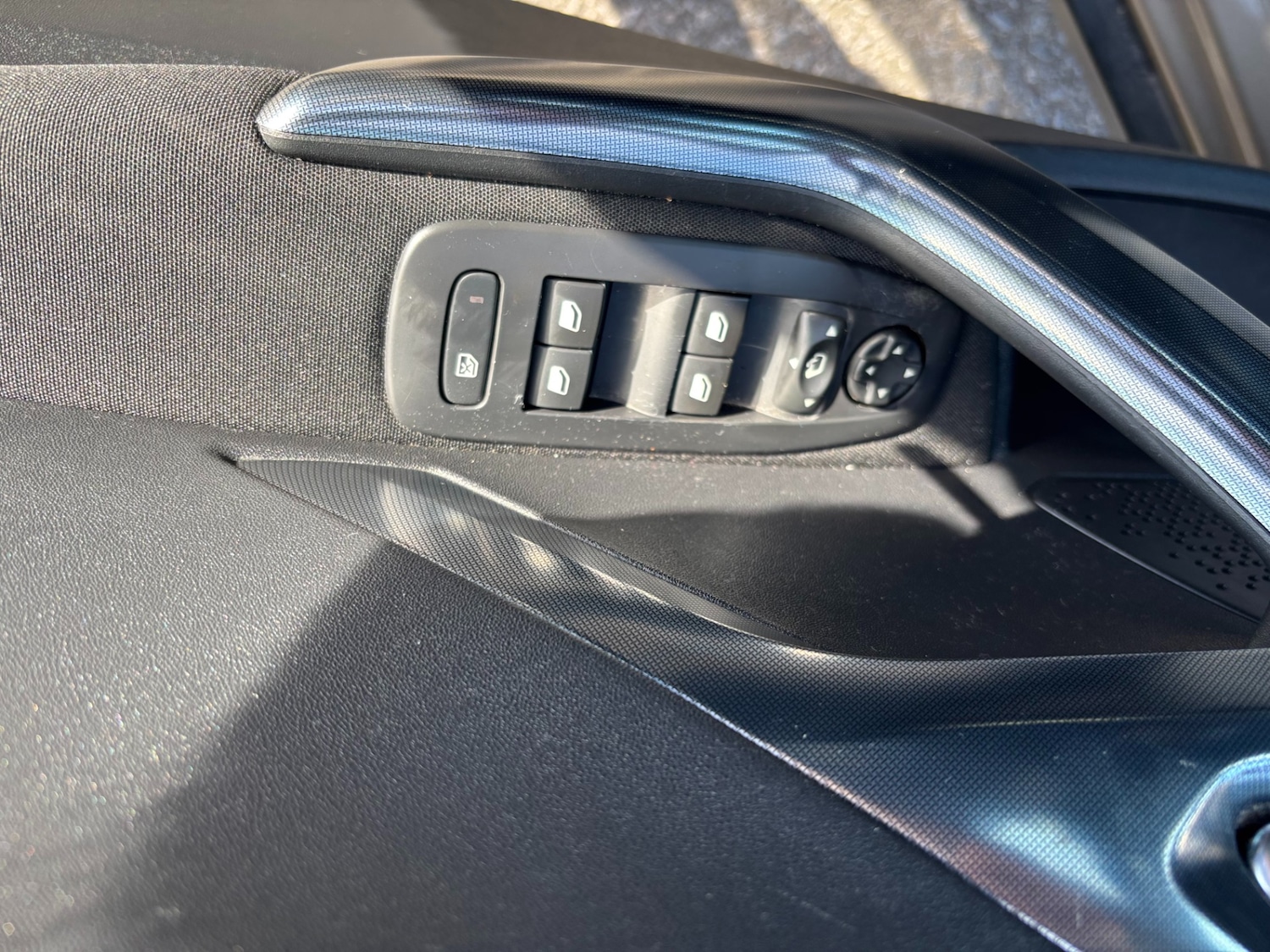 Used Peugeot 2008 2015 for sale - 76252602: Photo 17