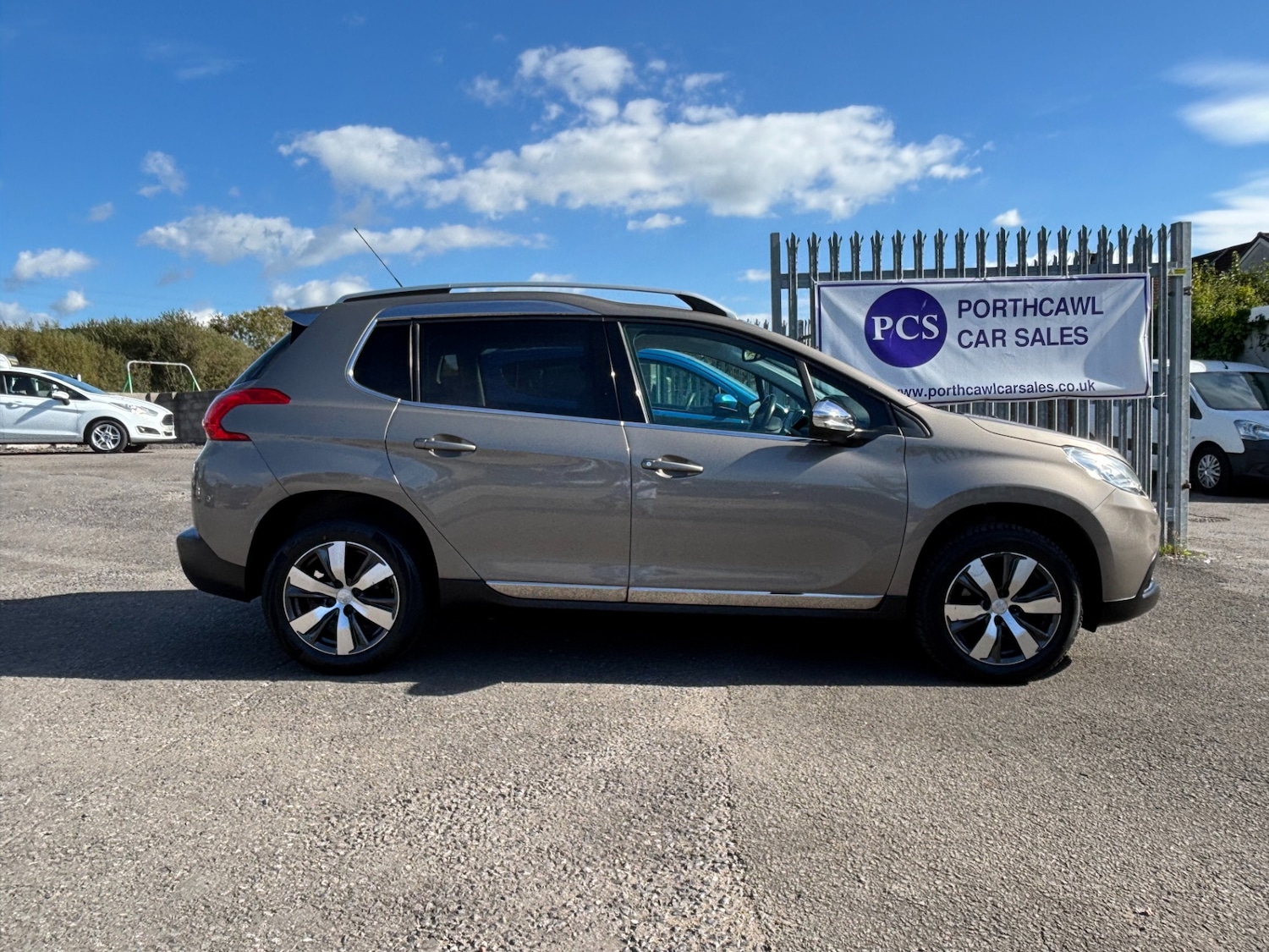 Used Peugeot 2008 2015 for sale - 76252602: Photo 2
