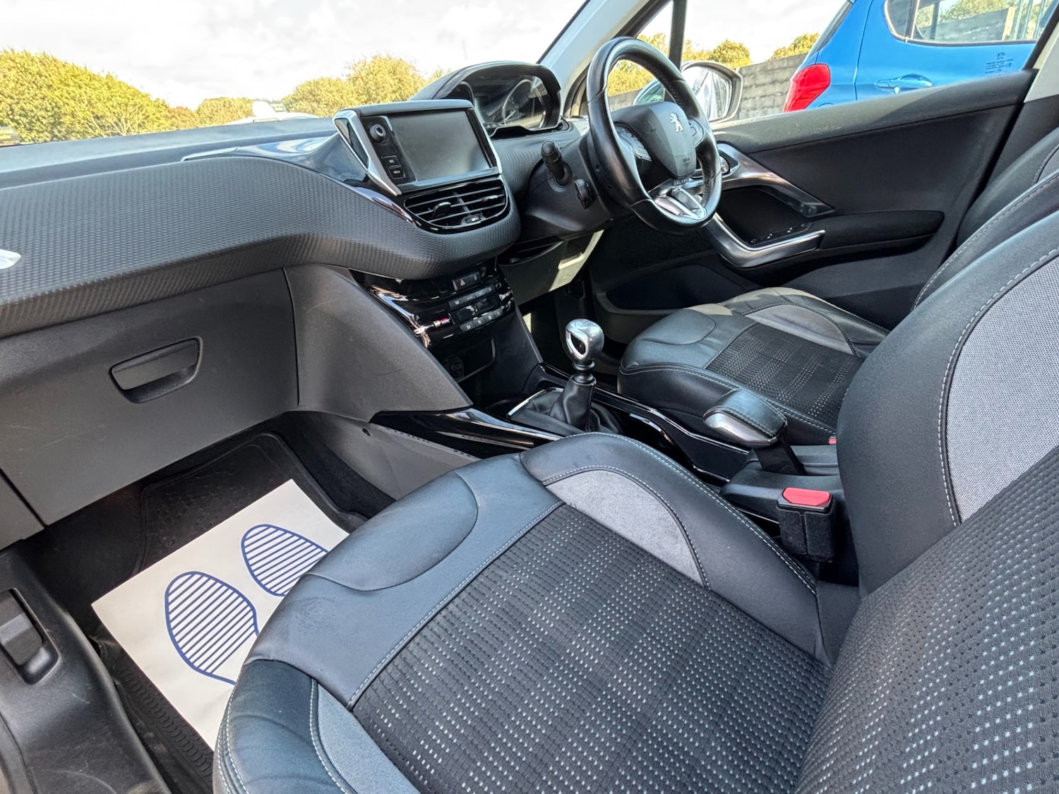 Used Peugeot 2008 2015 for sale - 76252602: Photo 6