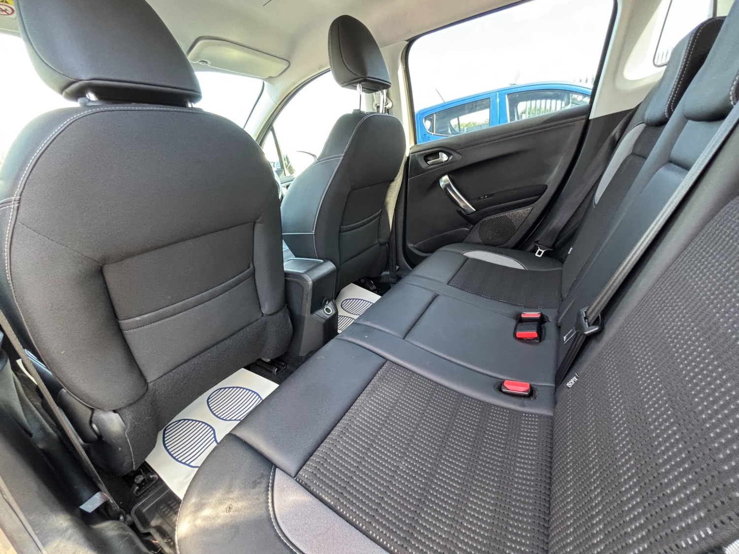 Used Peugeot 2008 2015 for sale - 76252602: Photo 8