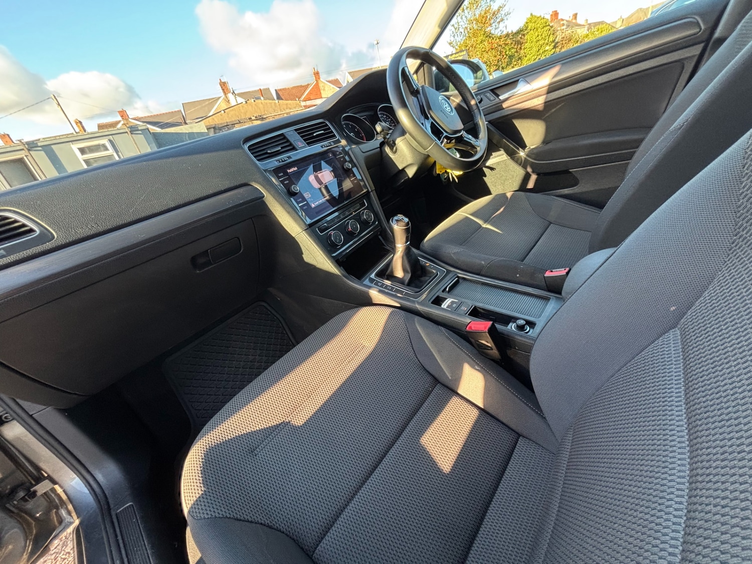 Used Volkswagen Golf 2017 for sale - 76681820: Photo 10