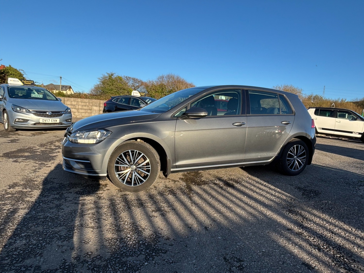 Used Volkswagen Golf 2017 for sale - 76681820: Photo 6