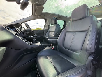Used Peugeot 5008 2015 for sale - 79067451: Photo