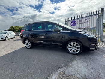 Used Peugeot 5008 2015 for sale - 79067451: Photo