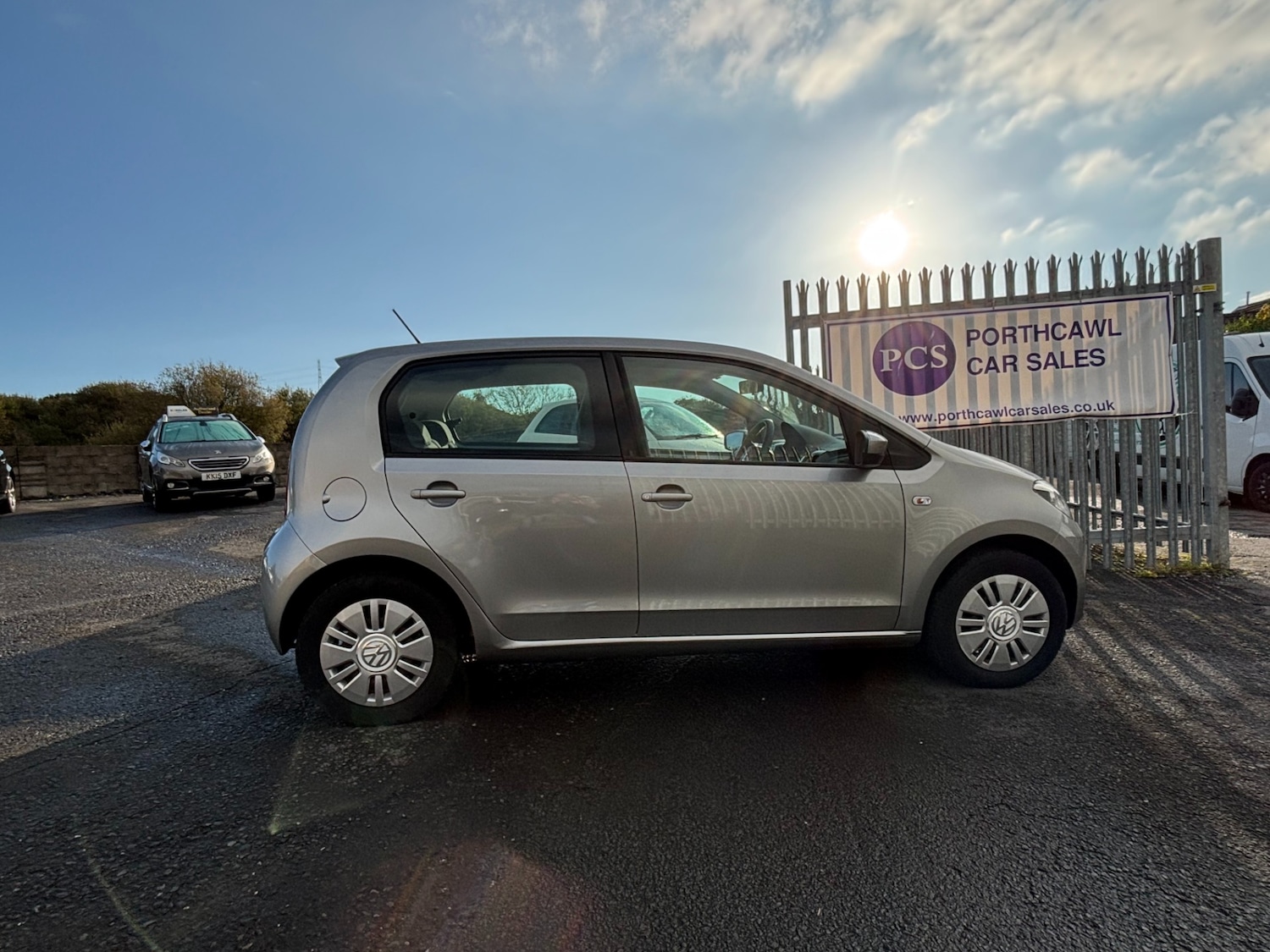 Used Volkswagen up! 2015 for sale - 76352678: Photo 3