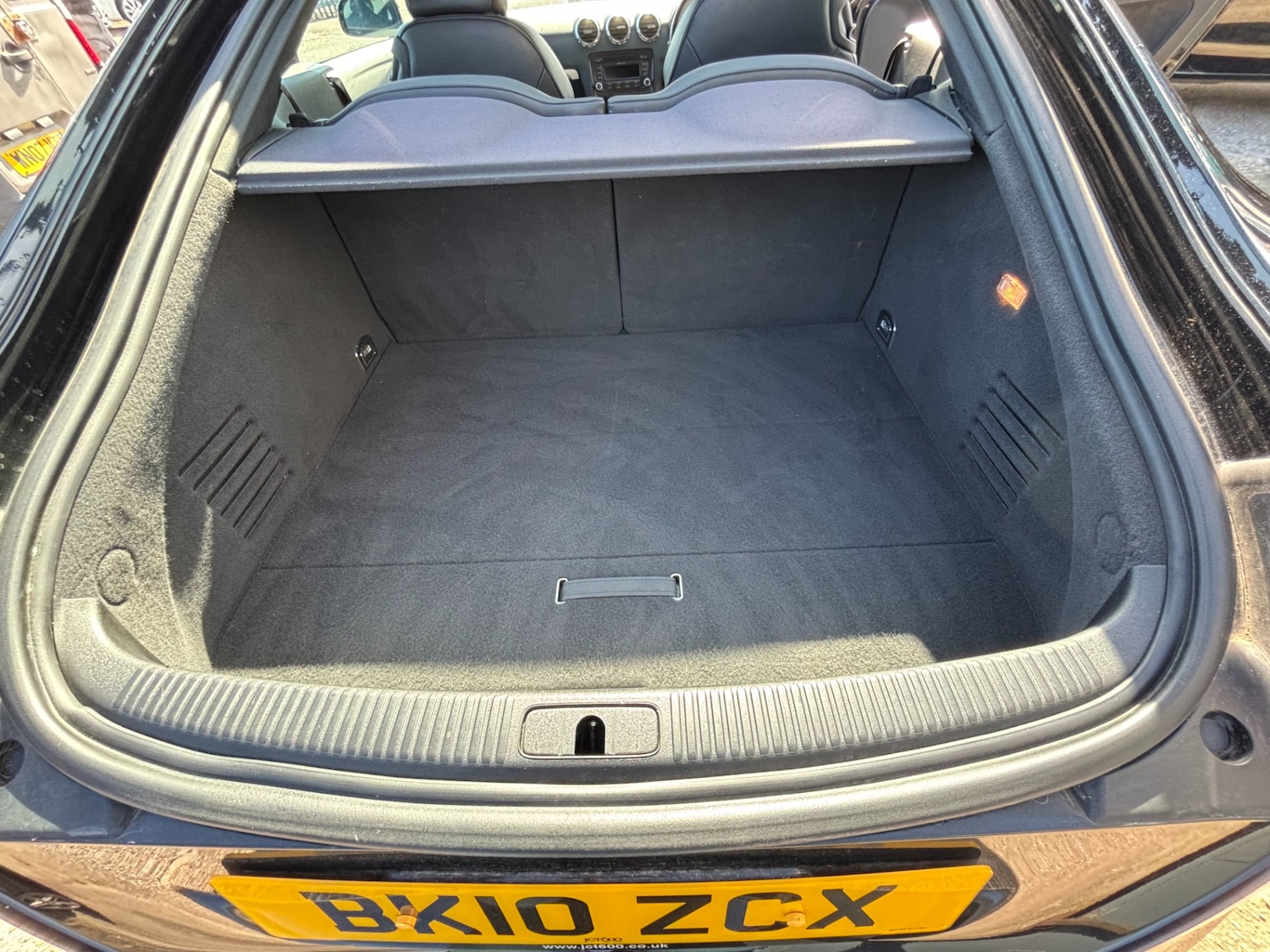 Used Audi TT 2010 for sale - 77934525: Photo 14