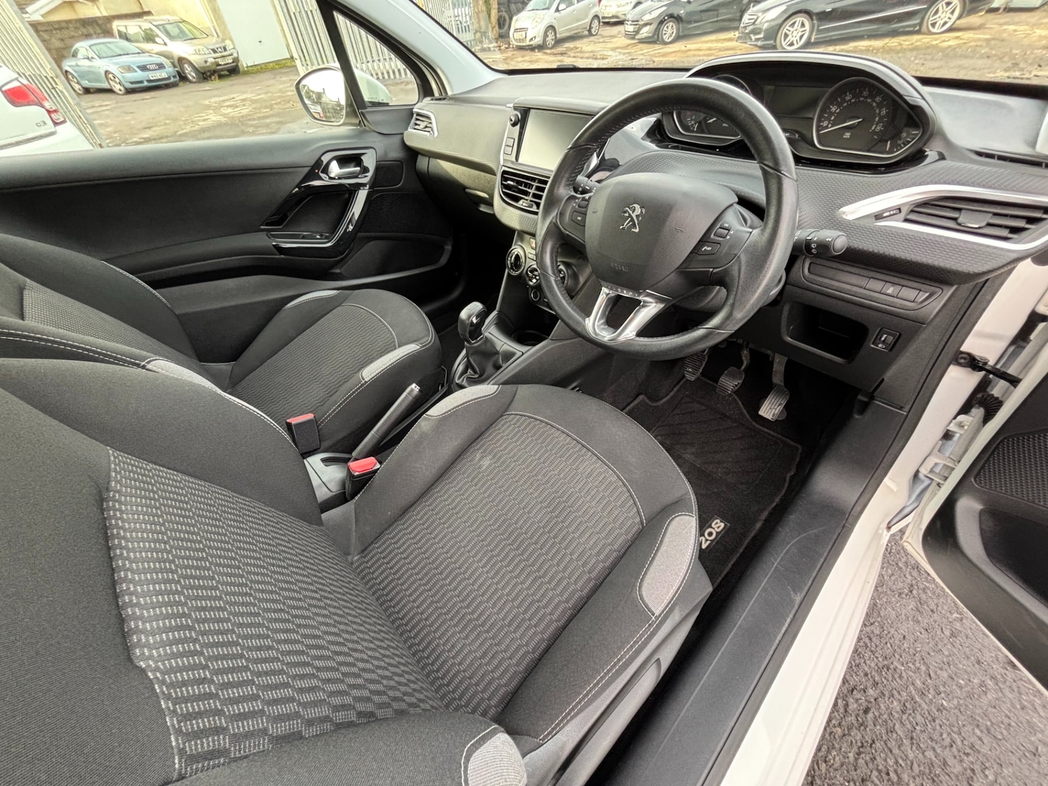 Used Peugeot 208 2016 for sale - 77205757: Photo 13