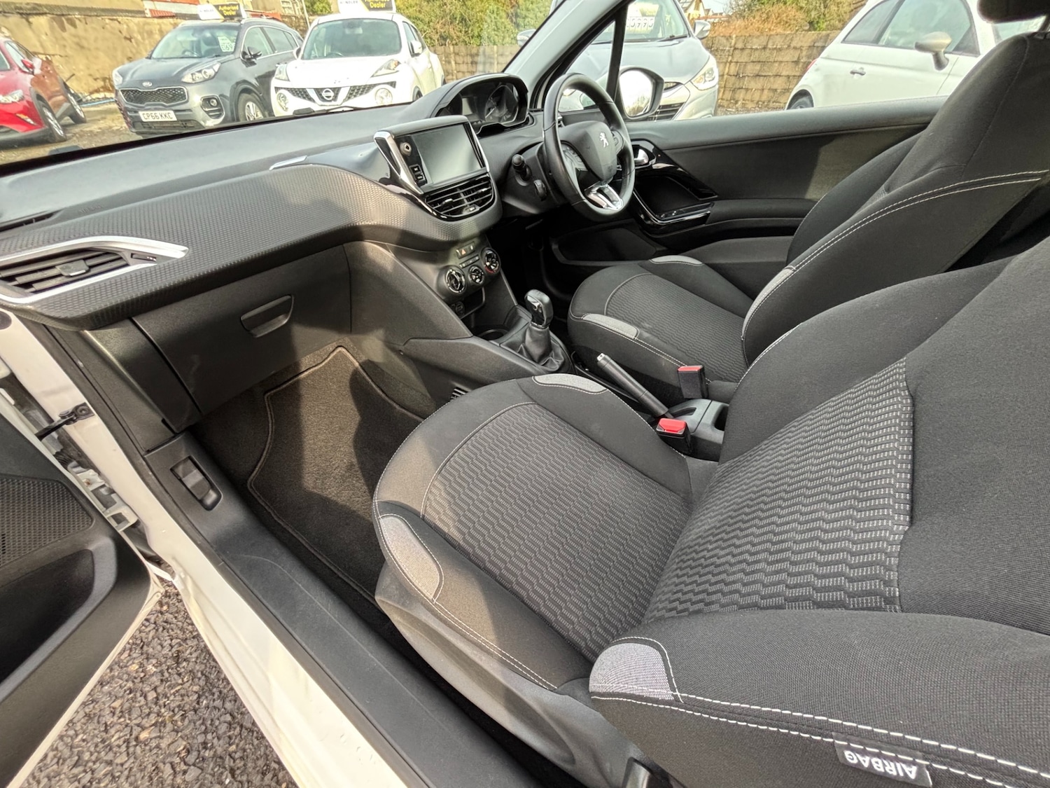 Used Peugeot 208 2016 for sale - 77205757: Photo 14