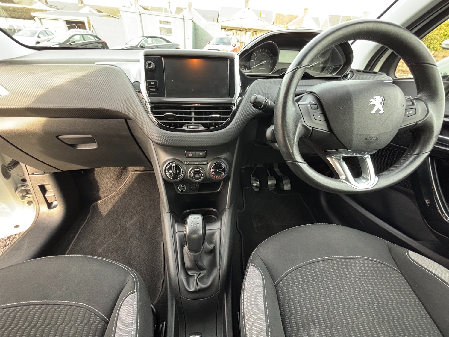 Used Peugeot 208 2016 for sale - 77205757: Photo 17