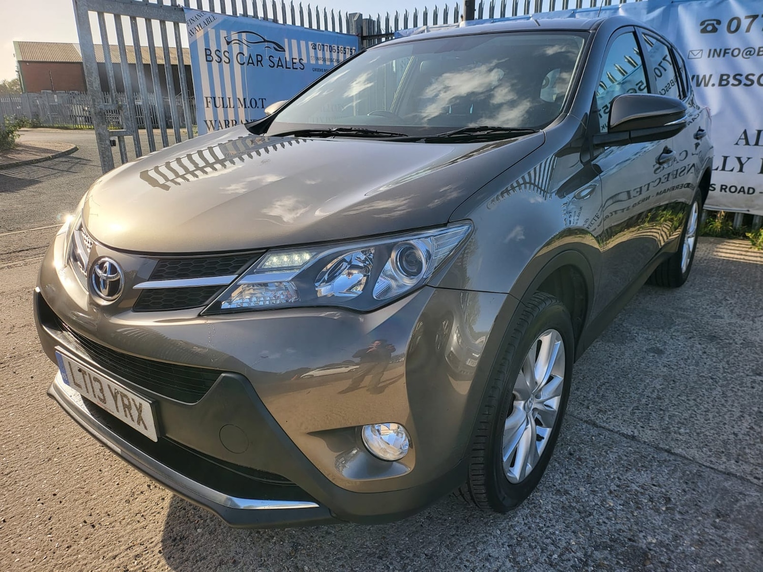 Used Toyota RAV4 2013 for sale - 77446228: Photo 2