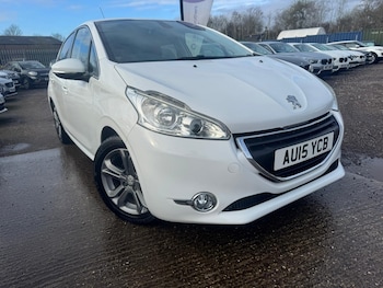 Used Peugeot 208 2015 for sale - 78476910: Photo