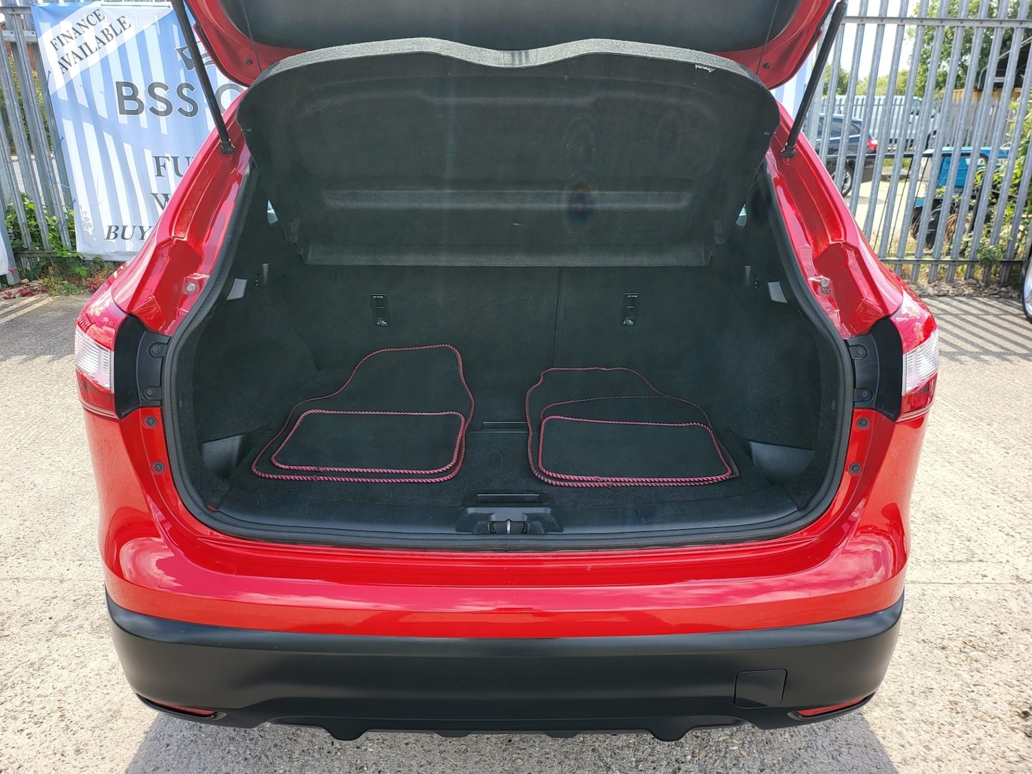 Used Nissan Qashqai 2017 for sale - 76532295: Photo 10