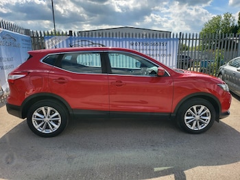 Used Nissan Qashqai 2017 for sale - 76532295: Photo
