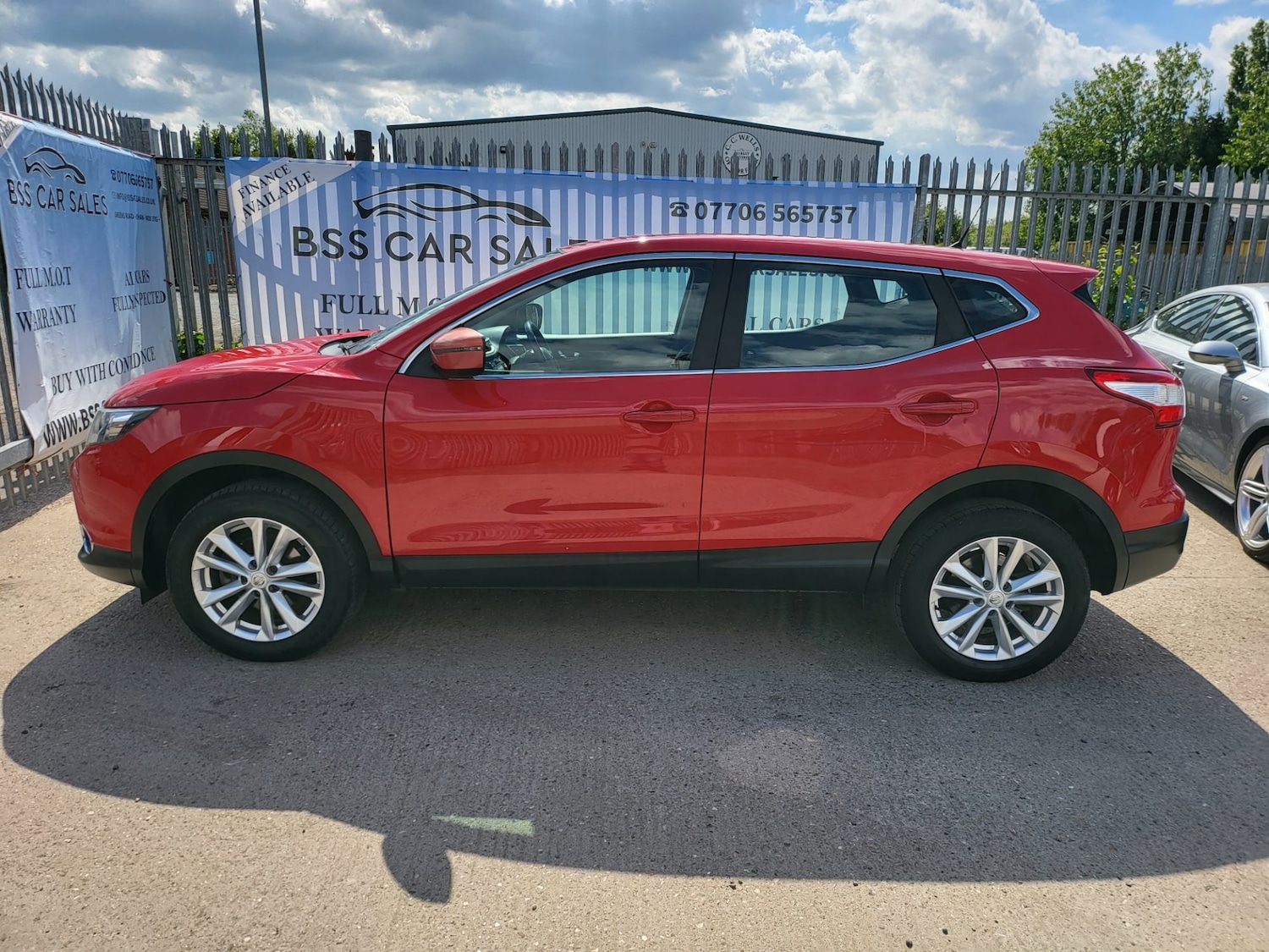 Used Nissan Qashqai 2017 for sale - 76532295: Photo 4