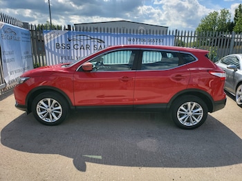 Used Nissan Qashqai 2017 for sale - 76532295: Photo