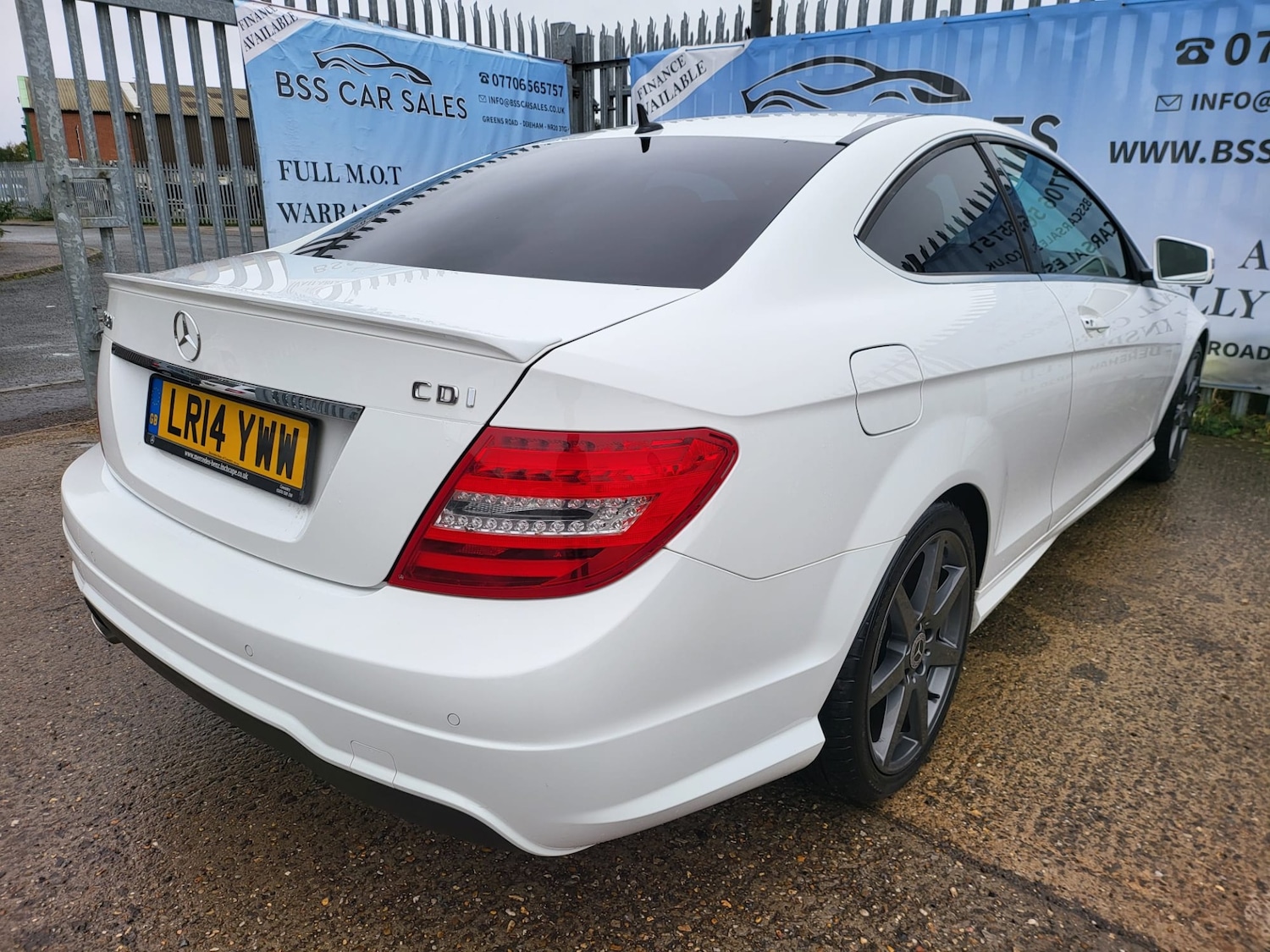 Used Mercedes-Benz C Class 2014 for sale - 76566706: Photo 5