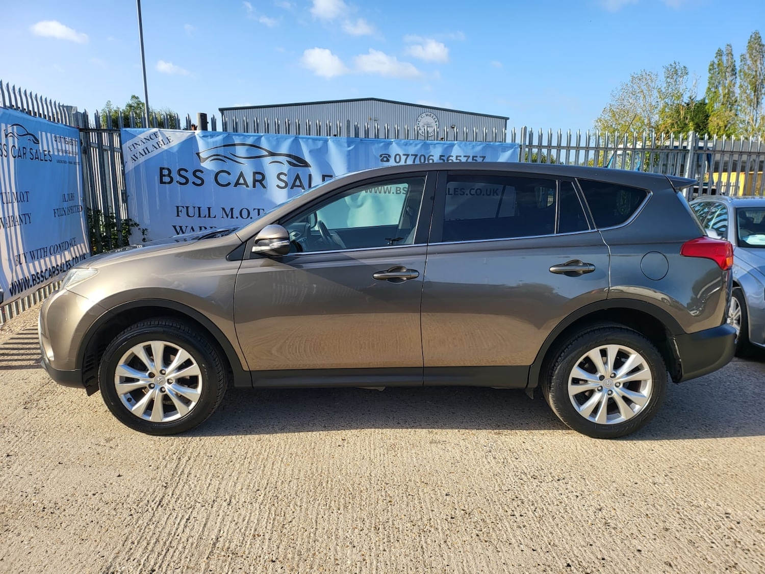 Used Toyota RAV4 2013 for sale - 77002275: Photo 4