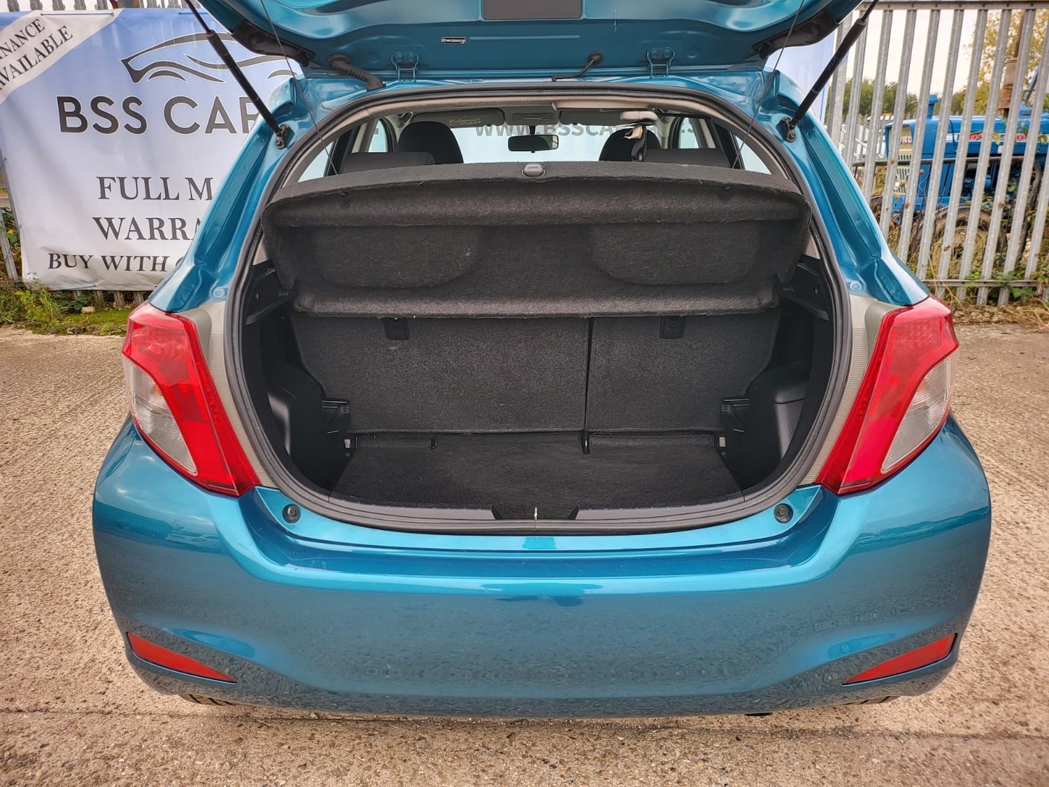 Used Toyota Yaris 2013 for sale - 76566481: Photo 10