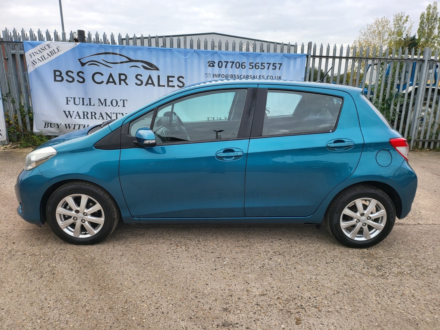 Used Toyota Yaris 2013 for sale - 76566481: Photo 23