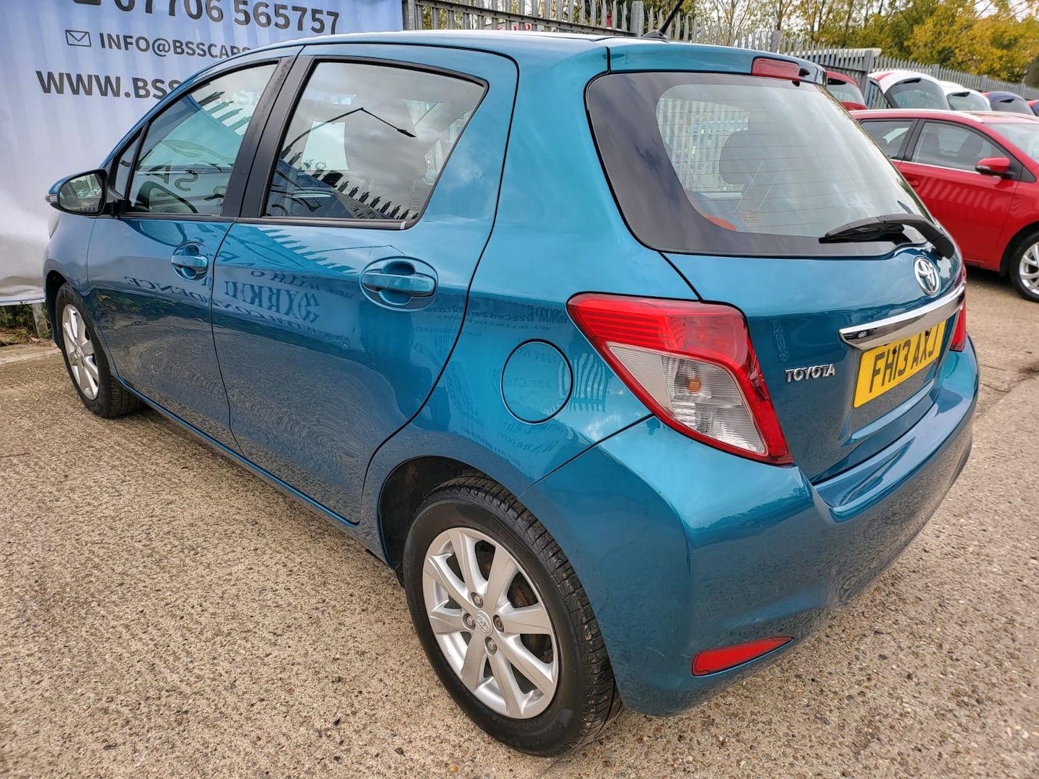 Used Toyota Yaris 2013 for sale - 76566481: Photo 25