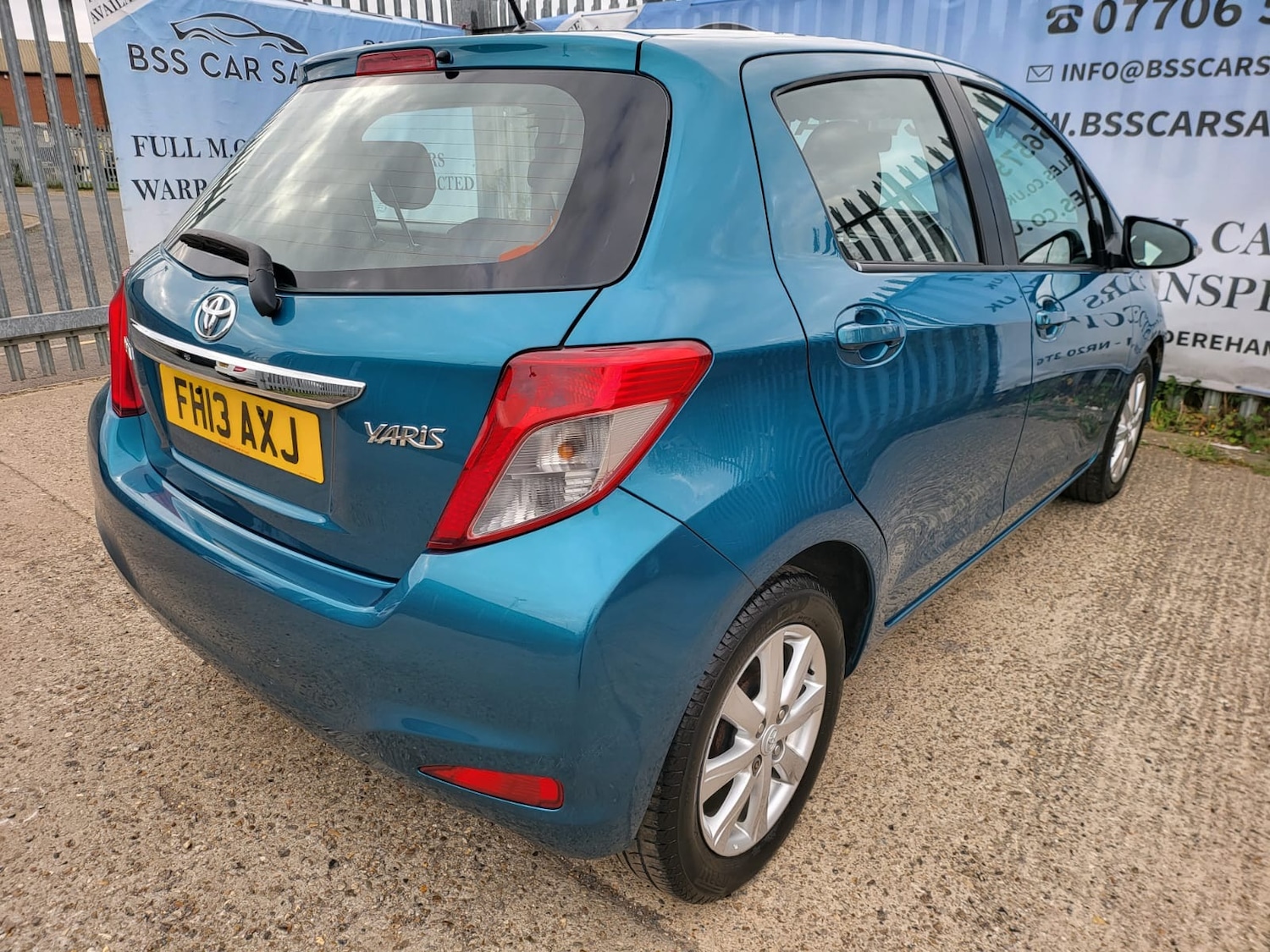 Used Toyota Yaris 2013 for sale - 76566481: Photo 5