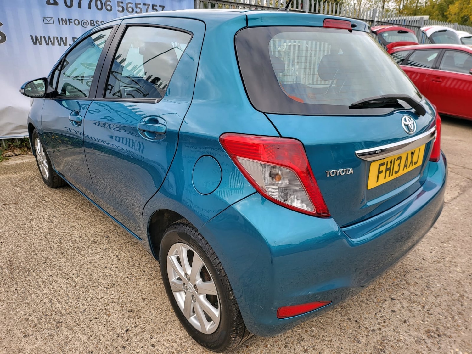 Used Toyota Yaris 2013 for sale - 76566481: Photo 6