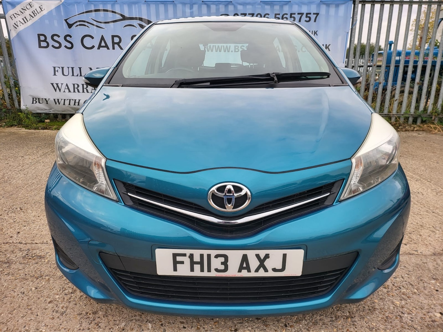 Used Toyota Yaris 2013 for sale - 76566481: Photo 7