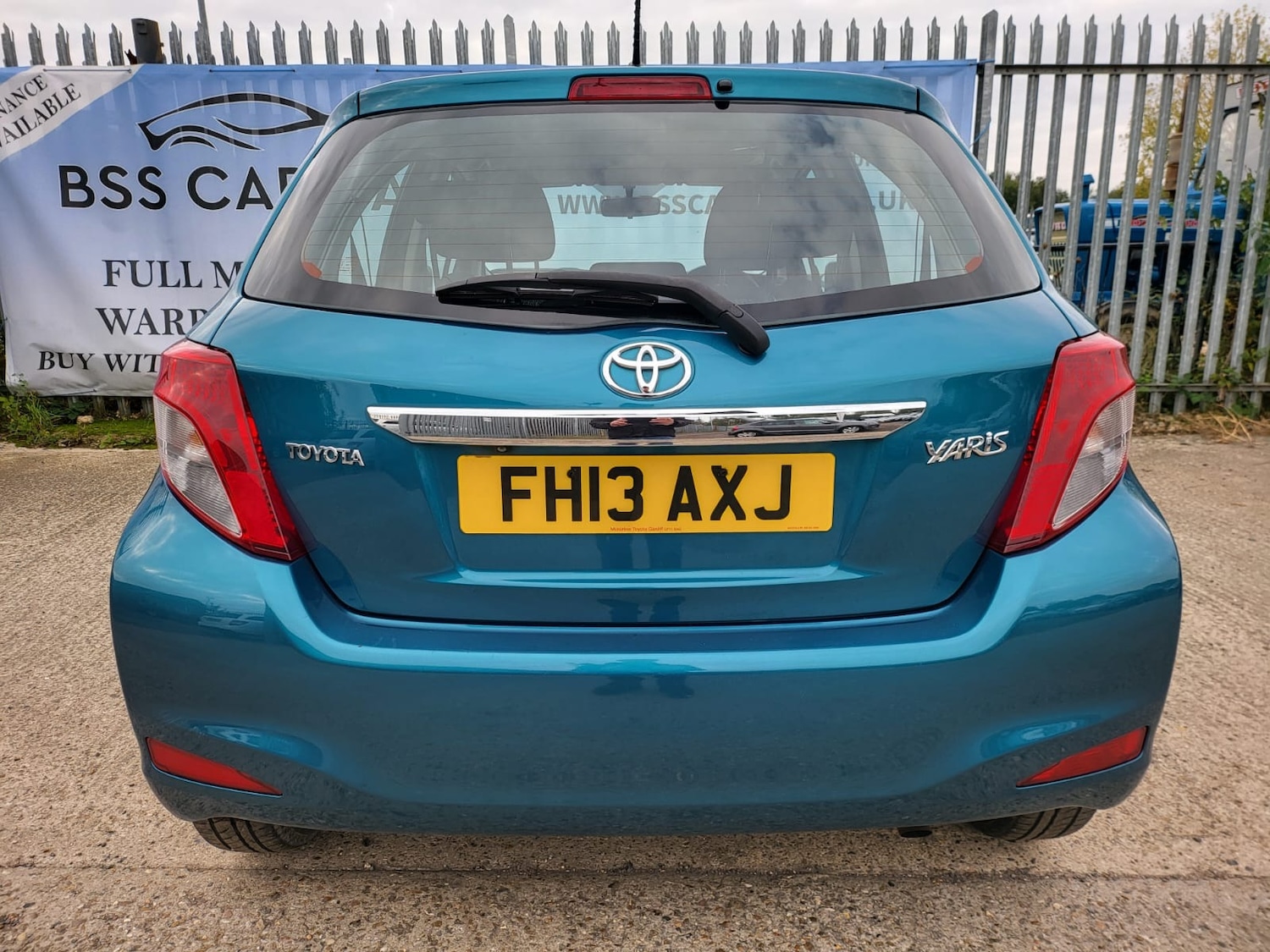 Used Toyota Yaris 2013 for sale - 76566481: Photo 8