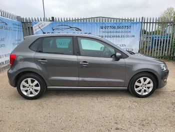 Used Volkswagen Polo 2013 for sale - 76565700: Photo