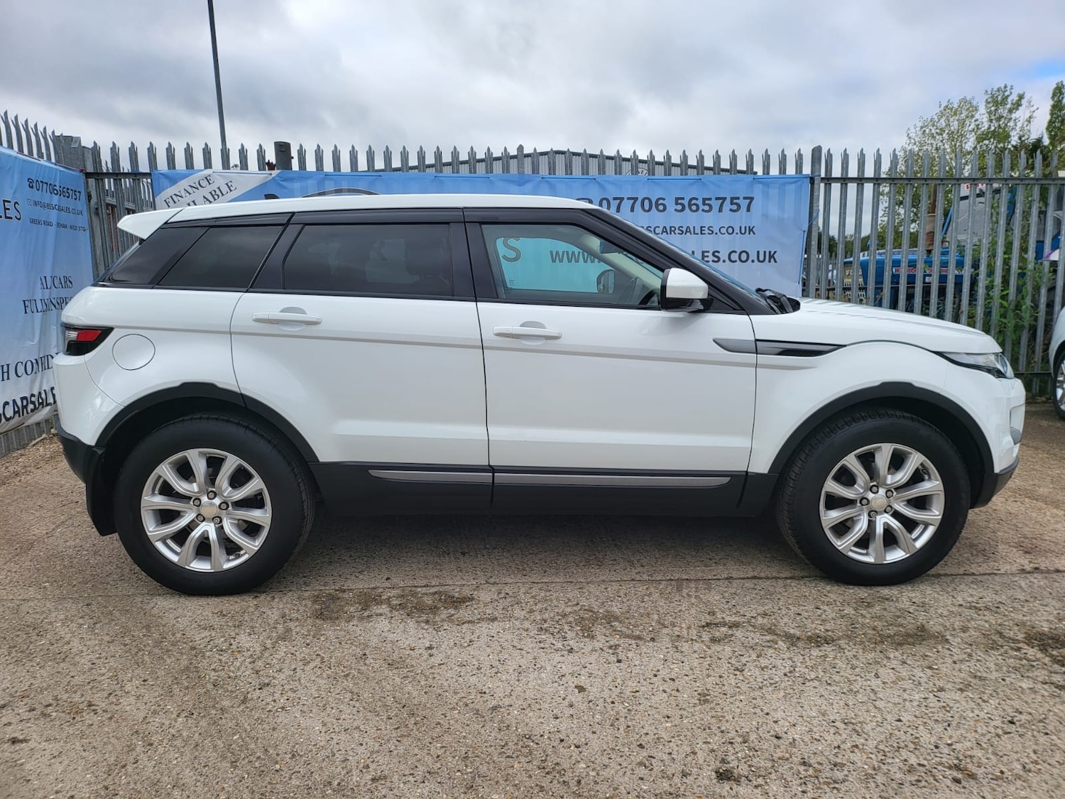 Used Land Rover Range Rover Evoque 2014 for sale - 76565132: Photo 3