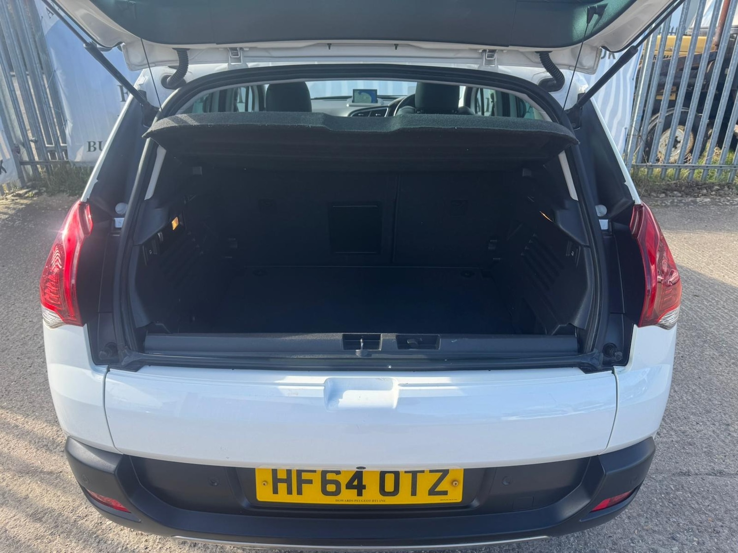 Used Peugeot 3008 2014 for sale - 77844619: Photo 10