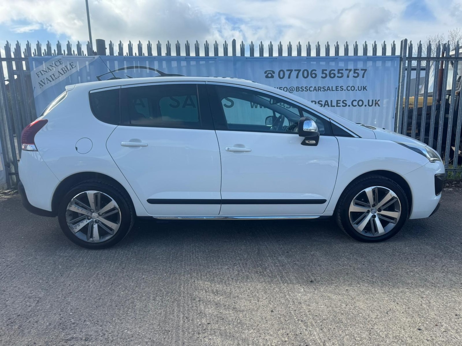 Used Peugeot 3008 2014 for sale - 77844619: Photo 3